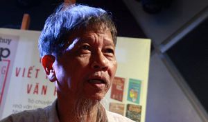 Trò chuyện với hoa thủy tiên và những nhầm lẫn của nhà văn