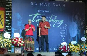 Nhà văn 71 tuổi viết sách kể mối tình duyên nợ với liền chị Quan họ