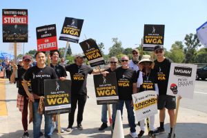 Điềm Xấu: Hiệp hội diễn viên Mỹ tăng tốc các hoạt động chuẩn bị đình công